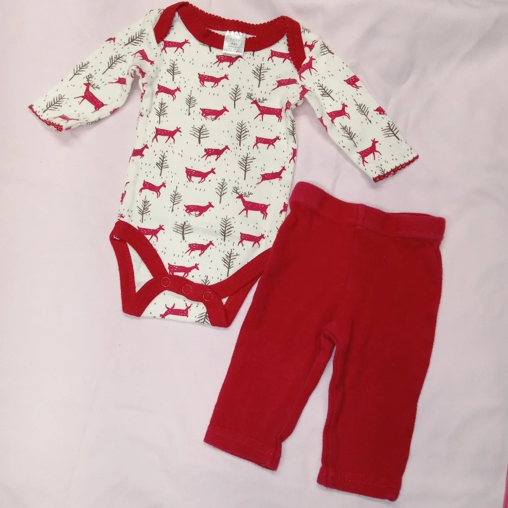 5 for $10 Modern Baby Red Deer White Christmas Outfit size 0-3.